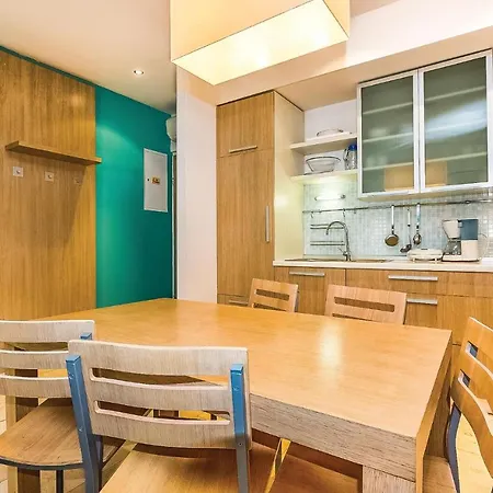 Stunning In With 2 Bedrooms, Wifi And Swimming Pool * Нови-Винодолски