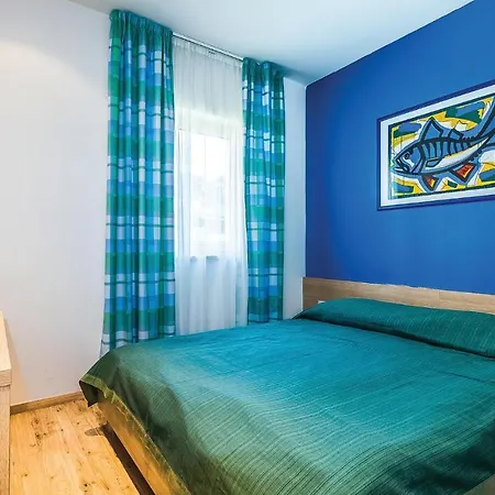 Stunning In With 2 Bedrooms, Wifi And Swimming Pool Апартаменты Нови-Винодолски