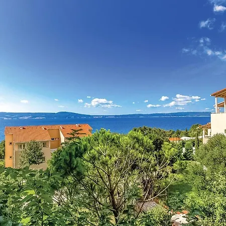 Stunning In With 2 Bedrooms, Wifi And Swimming Pool Апартаменты Нови-Винодолски