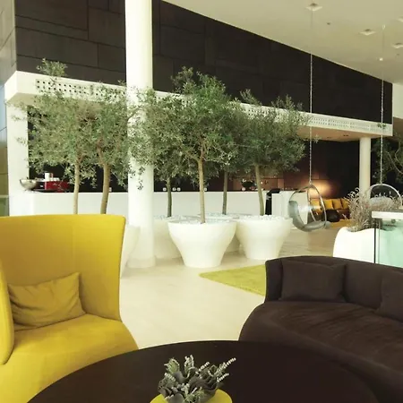 Stunning In With 2 Bedrooms, Wifi And Swimming Pool Апартаменты *