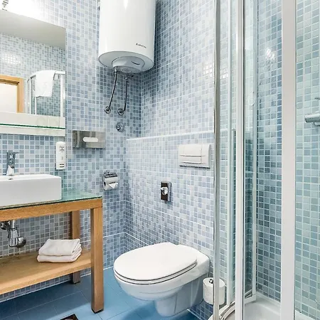Апартаменты Stunning In With 2 Bedrooms, Wifi And Swimming Pool Нови-Винодолски