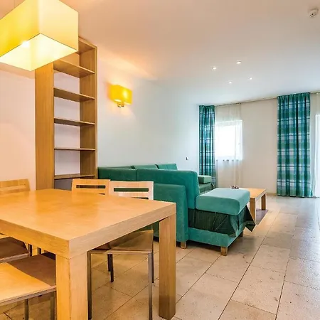 Апартаменты Stunning In With 2 Bedrooms, Wifi And Swimming Pool