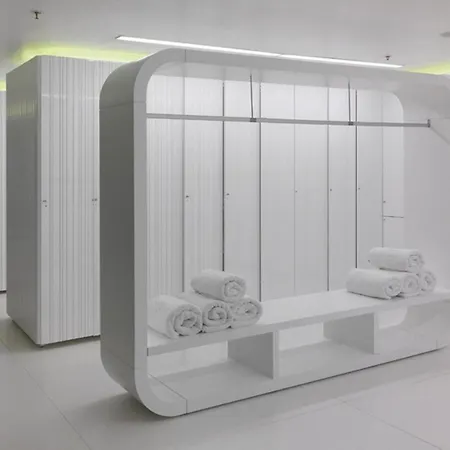 Stunning In With 2 Bedrooms, Wifi And Swimming Pool