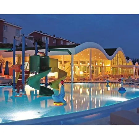 Stunning In With 2 Bedrooms, Wifi And Swimming Pool